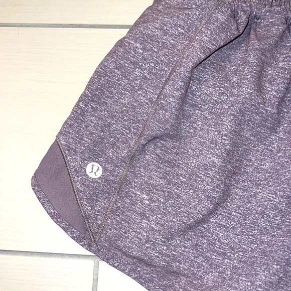 Rare Lululemon Hotty Hot 4” - Picture 4 of 4